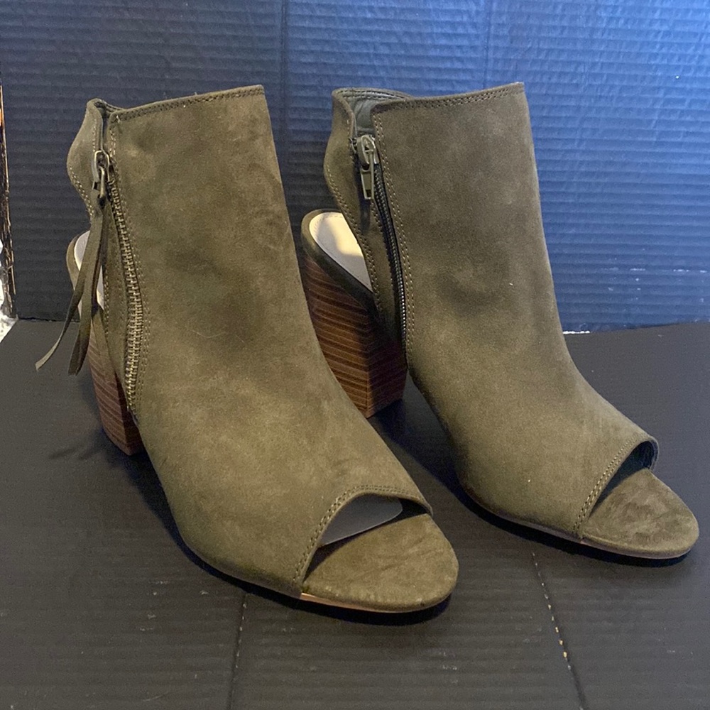 JusrFab peep toe/ heel booties